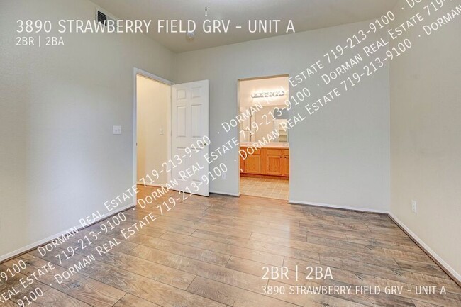 Building Photo - $500 OFF the first month of rent! Ground l...