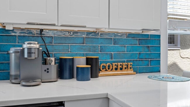 Building Photo - 710 Battersea Rd