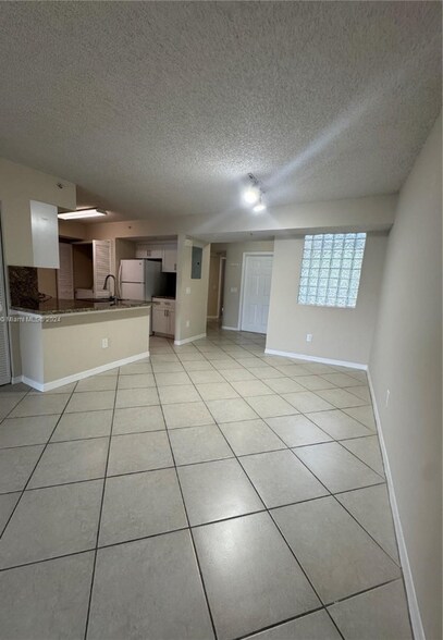 Building Photo - 165 NW 96th Terrace