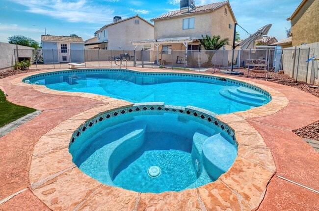 Building Photo - Charming Two Story Home Located in North Las Vegas