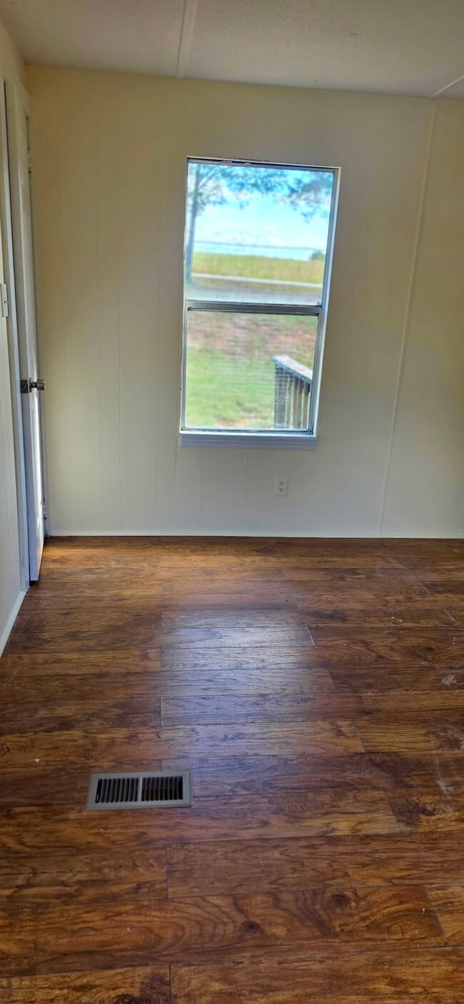 Building Photo - 658 Rices Creek Rd