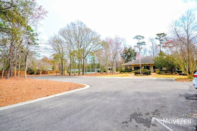 Building Photo - 1210 Smith Bay Cir W
