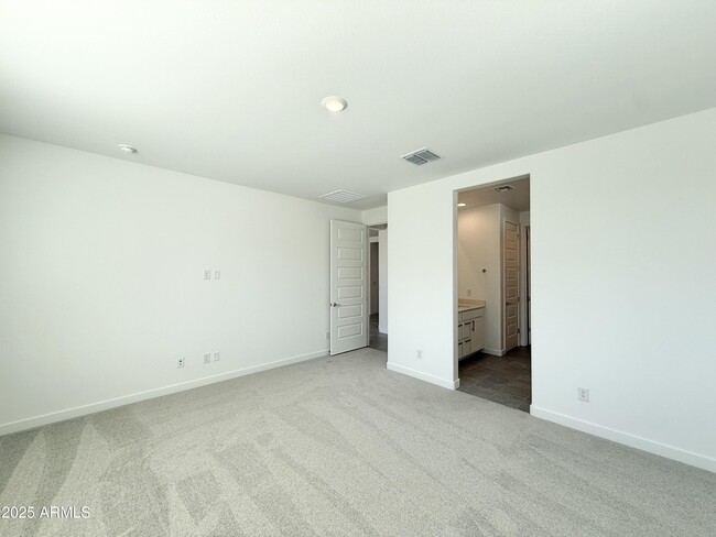 Building Photo - 9543 W Avalon Dr