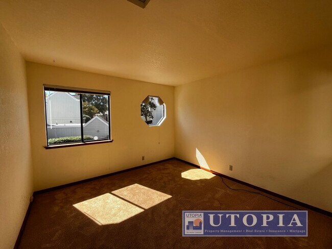 Building Photo - Charming Santa Cruz Townhouse: 3 Beds, 2.5 Baths with Private Patio, Spacious Layout, and Prime L...