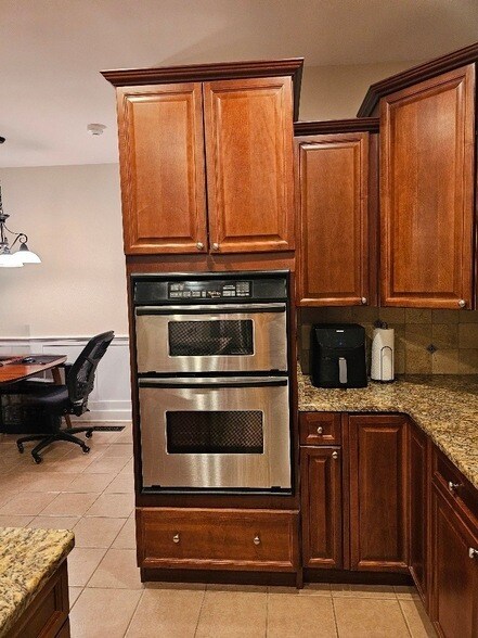 Building Photo - 7752 Porter House Dr