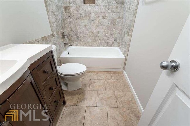 Building Photo - 306 Wynnes Ridge Cir SE
