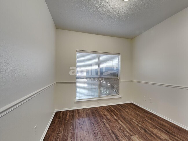 Building Photo - 6711 Flamewood Dr