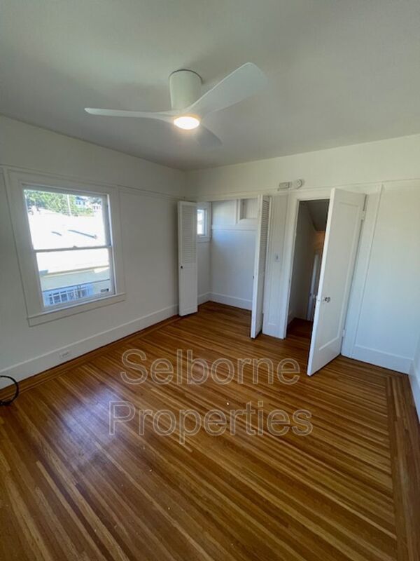 Building Photo - 1424 E 20th St