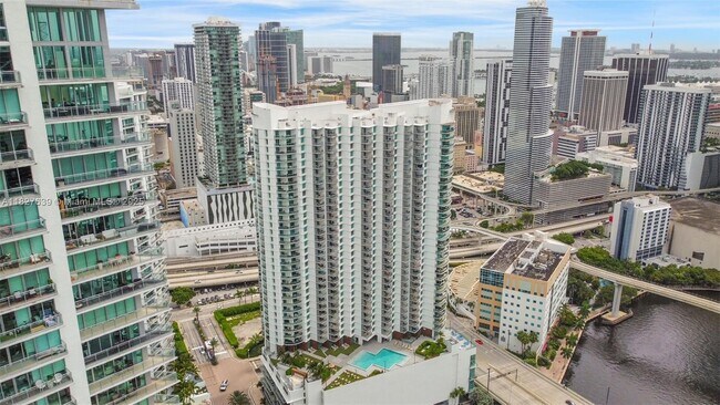 Building Photo - 350 S Miami Ave