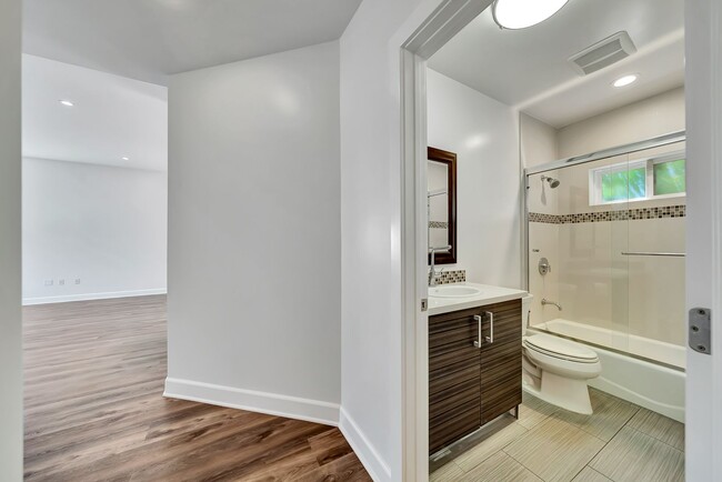Building Photo - 3533 Tuller Ave