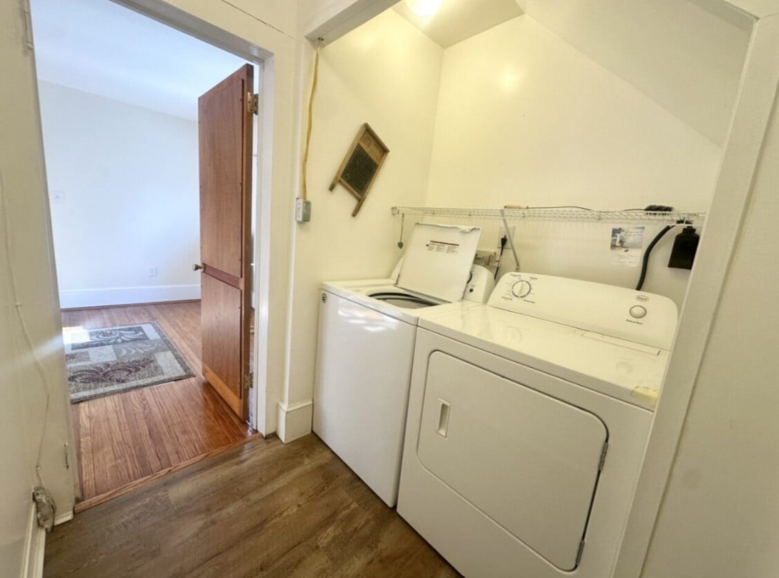 Building Photo - 986 Ash St