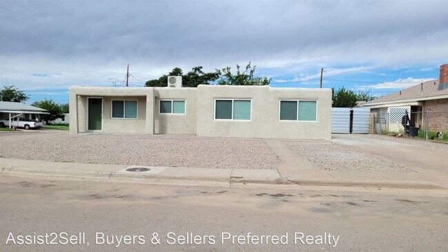 Primary Photo - 4 br, 2 bath House - 1727 Corte Alegre