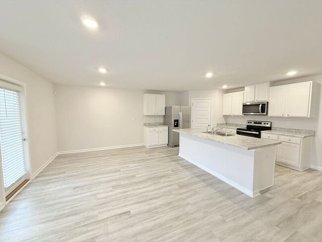 Building Photo - 4384 Winged Elm Ct