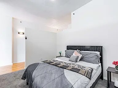 Building Photo - 340 W Superior St