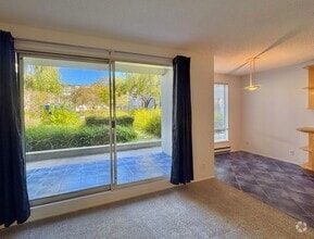 Building Photo - Watergate Garden Condo | 2 Bed, 2 Bath wit...