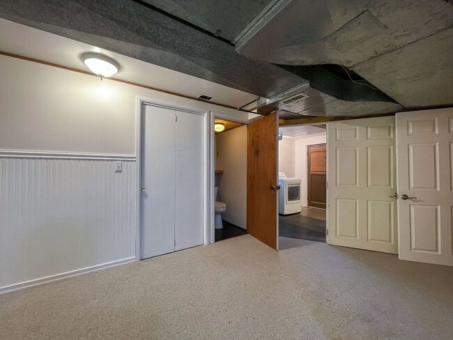Building Photo - 3Bd/2.5Ba Edmonds Home