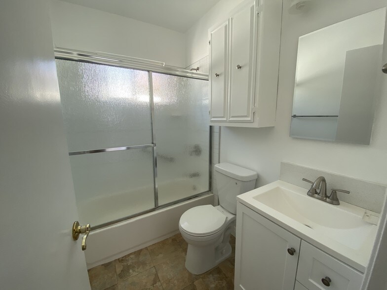 Building Photo - 5208 Wilkinson Ave