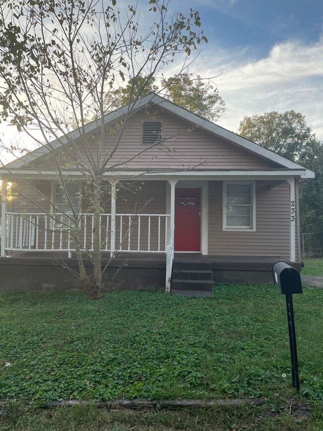 Building Photo - MOVE IN SPECIAL!! LIMITED TIME ONLY!! FIRST MONTH FREE!