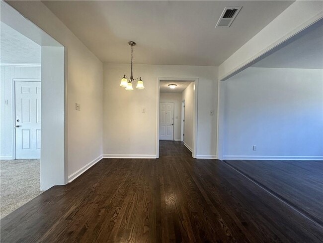 Building Photo - 503 Concord Woods Dr SE
