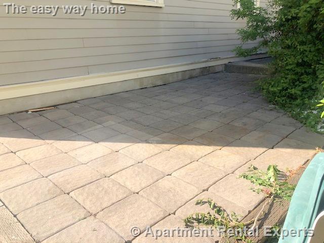 Building Photo - 75 Kinnaird St