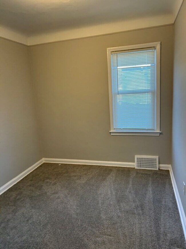 Building Photo - Cozy 3 bedroom bungalow