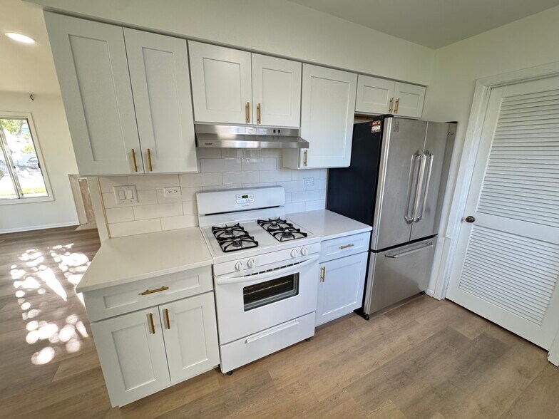 Building Photo - 7917 Knottingham Cir