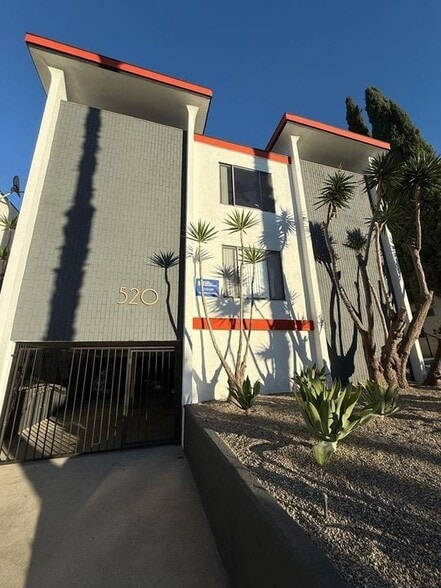 Building Photo - 520 Hayworth Ave