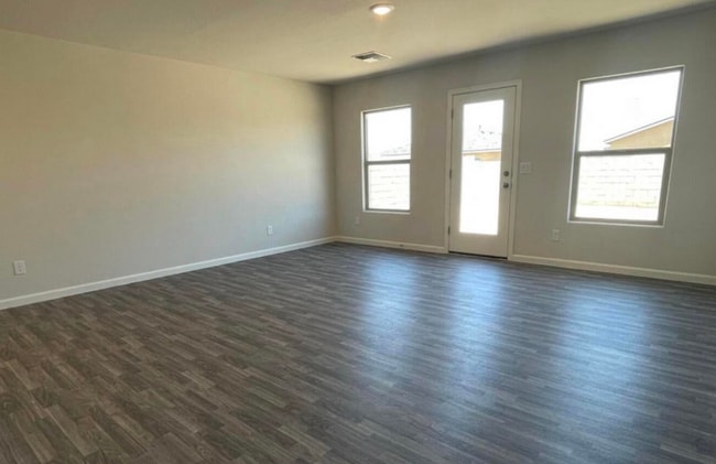 Building Photo - Charming 3 bed 2 bath home located in Eloy!