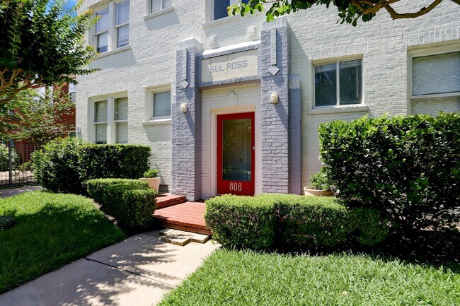 Primary Photo - 808 Sul Ross St