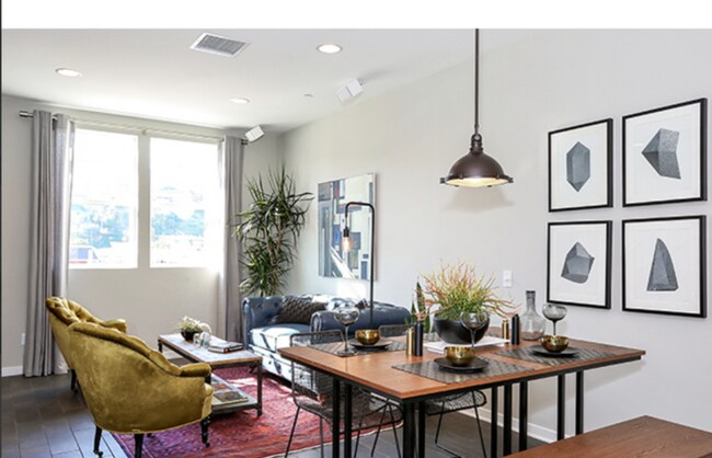 Building Photo - 3921 N Eagle Rock Blvd