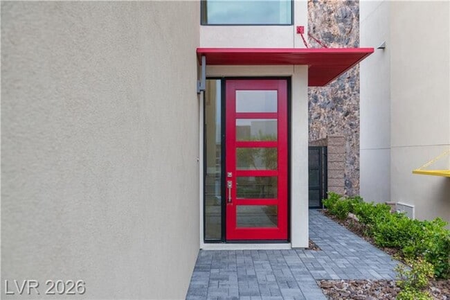 Building Photo - Modern Tri-Story Home in McDonald Highlands