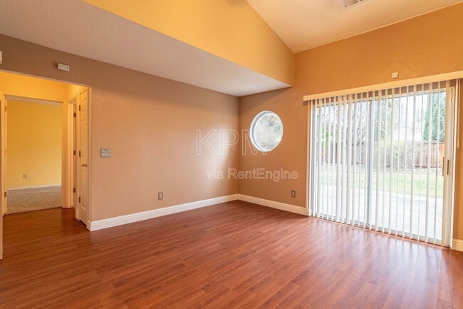 Building Photo - 1106 Klemeyer Cir