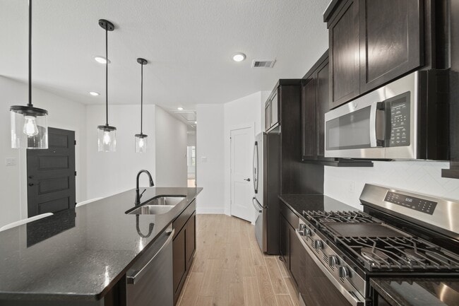 Building Photo - 10111 Crescendo Wy