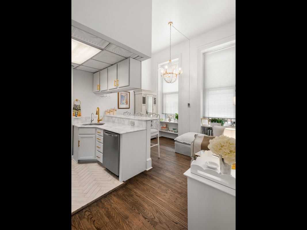 Building Photo - 2122 Spruce St