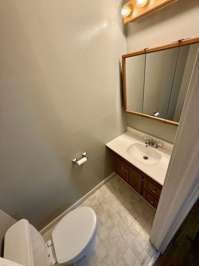 Building Photo - Adorable 3 bedroom 1.5 bathroom house for ...