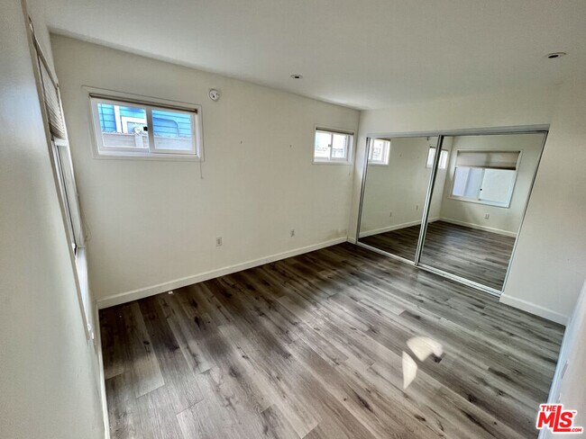 Building Photo - 311 Hill St