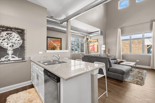 Building Photo - 364 S Main St