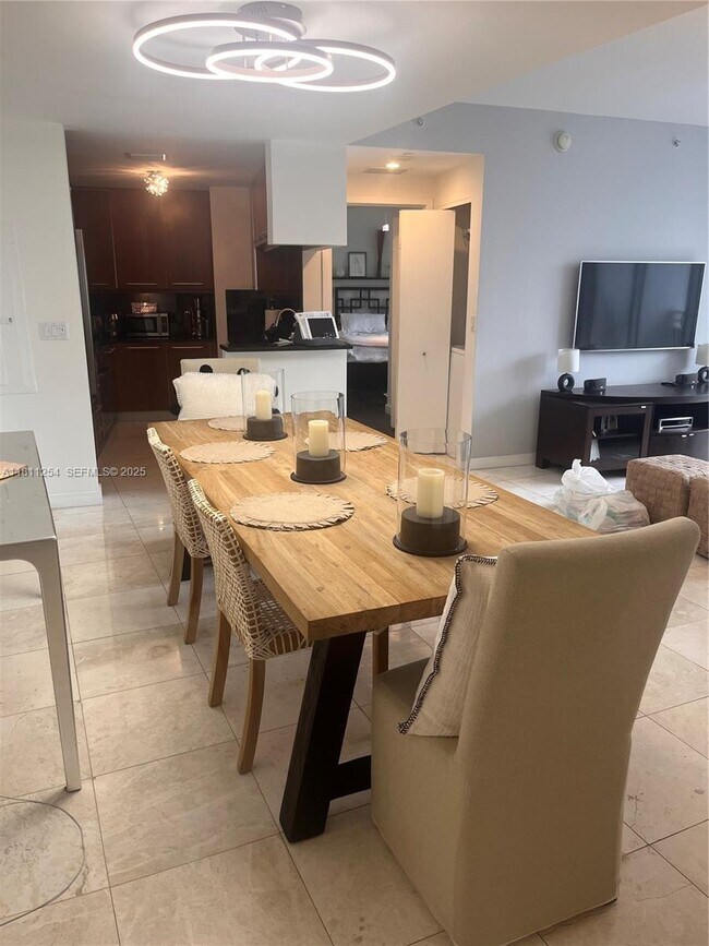 Building Photo - 901 Brickell Key Blvd