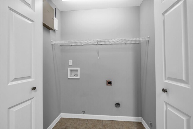 Building Photo - 5623 Crooked Creek Dr