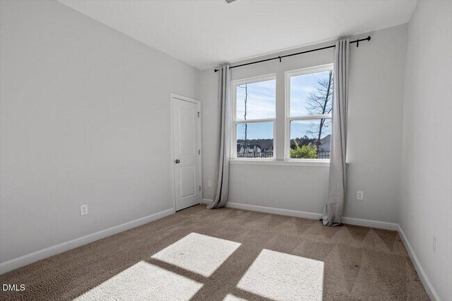 Building Photo - 128 Highland Grv Wy