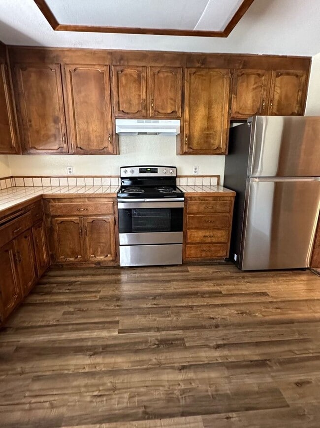 Building Photo - Coming Available 3 Bedroom