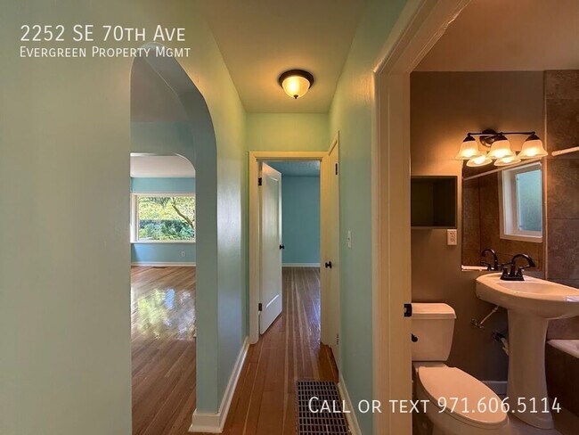 Building Photo - 2252 SE 70th Ave