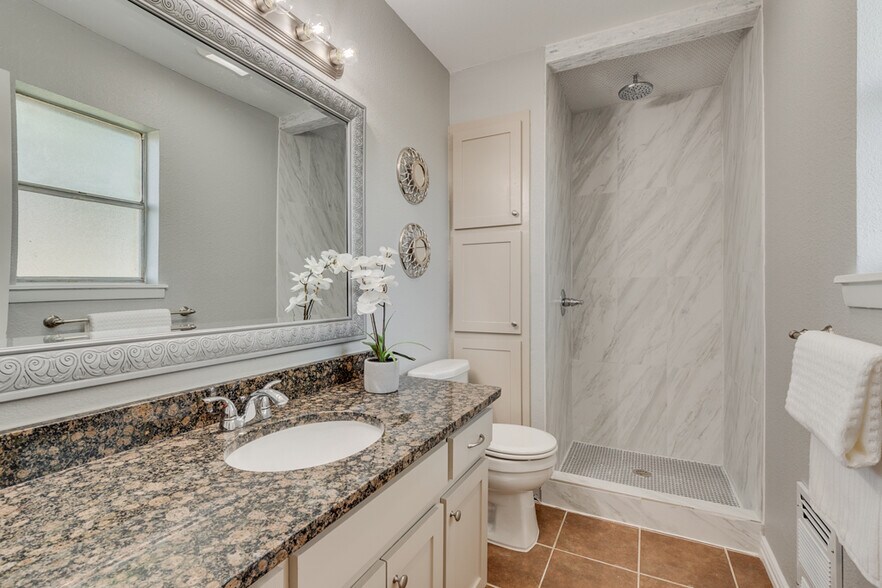 Master Bathroom - 208 W. Fourth St.