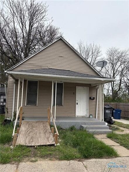 Primary Photo - 1614 Pinewood Ave