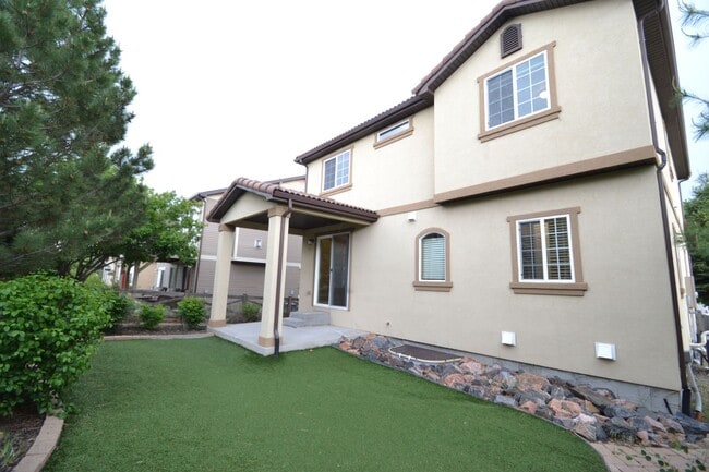 Building Photo - 4 bedrooms and large loft in Banning Lewis...