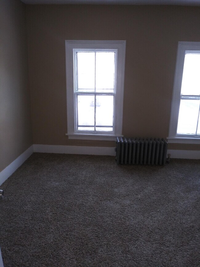 Building Photo - 15 Garrow St