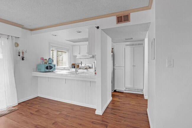 Building Photo - Welcome to your Private Retreat in Citrus Heights!