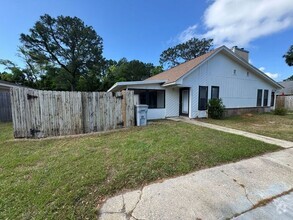Building Photo - Gulf Breeze - Villa East - 3 bedroom, 2 ba...