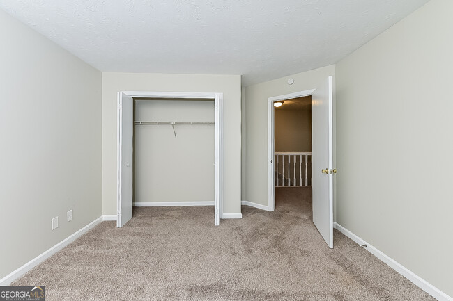 Building Photo - 8305 Gledstone Way