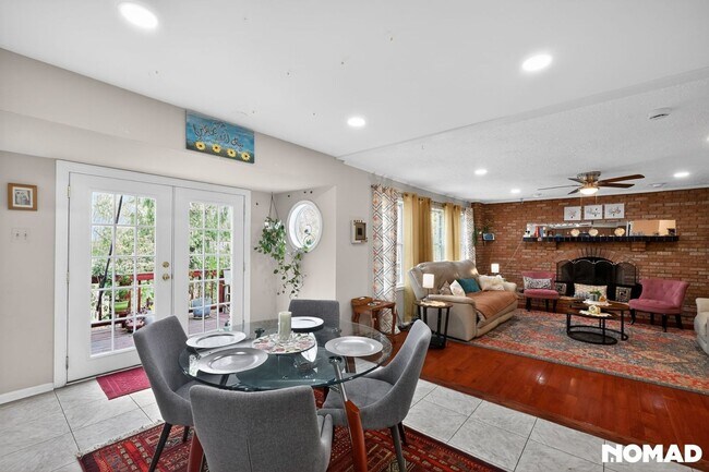 Building Photo - Spacious 4BR House in Germantown